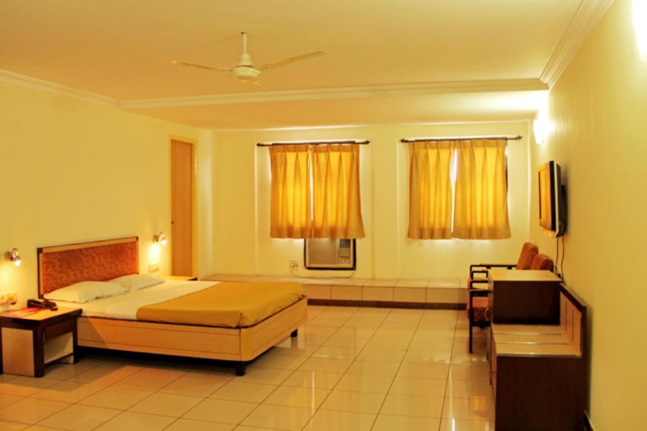 Hotel Parklane Hyderabad Exterior foto